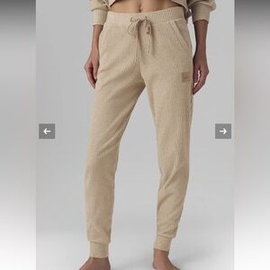 ALO Yoga Tan Ribbed Joggers